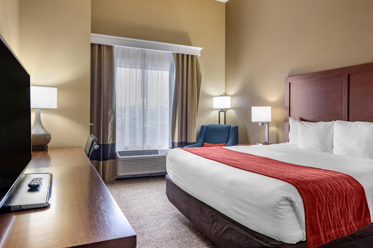 Comfort Inn & Suites Augusta Екстериор снимка
