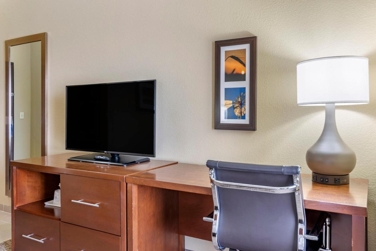 Comfort Inn & Suites Augusta Екстериор снимка