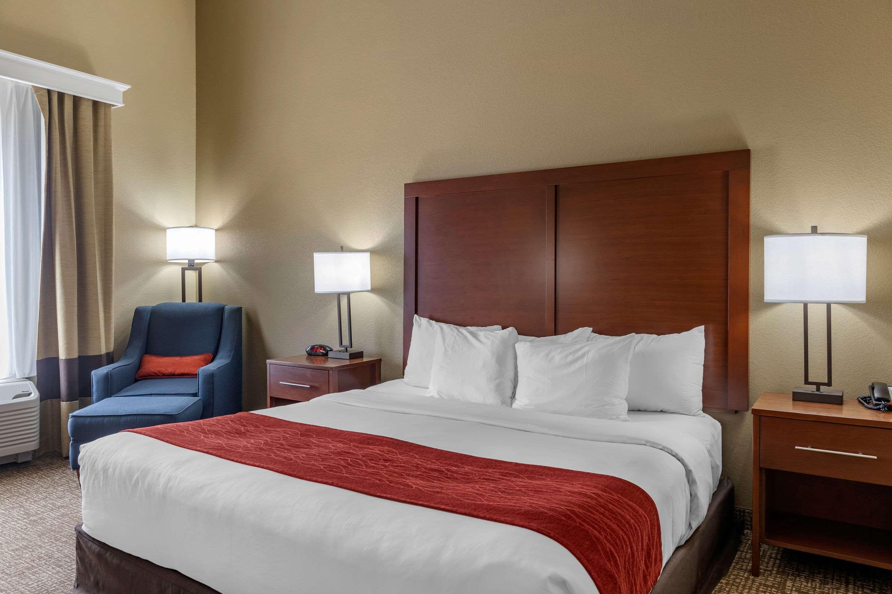 Comfort Inn & Suites Augusta Екстериор снимка