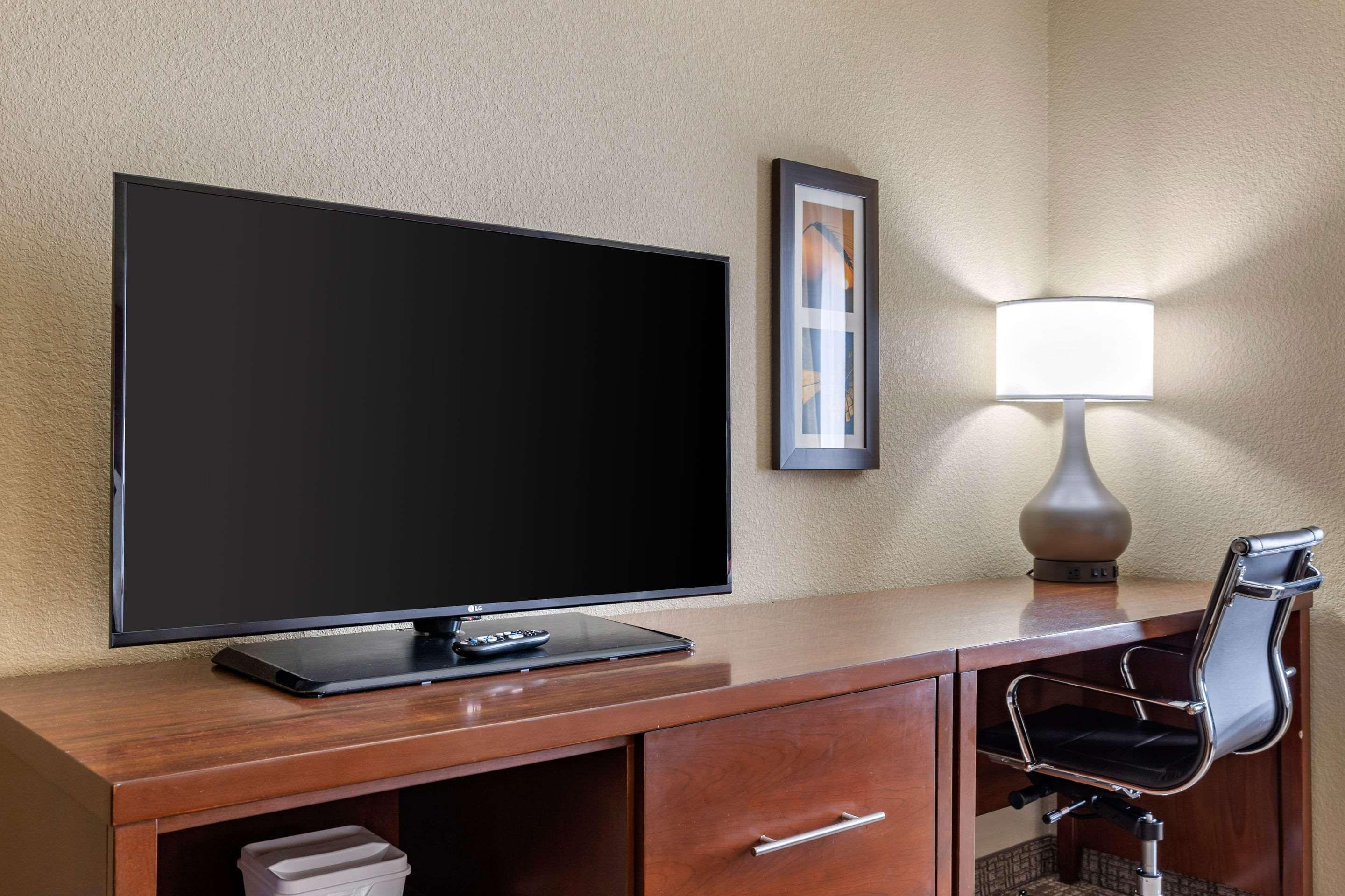 Comfort Inn & Suites Augusta Екстериор снимка