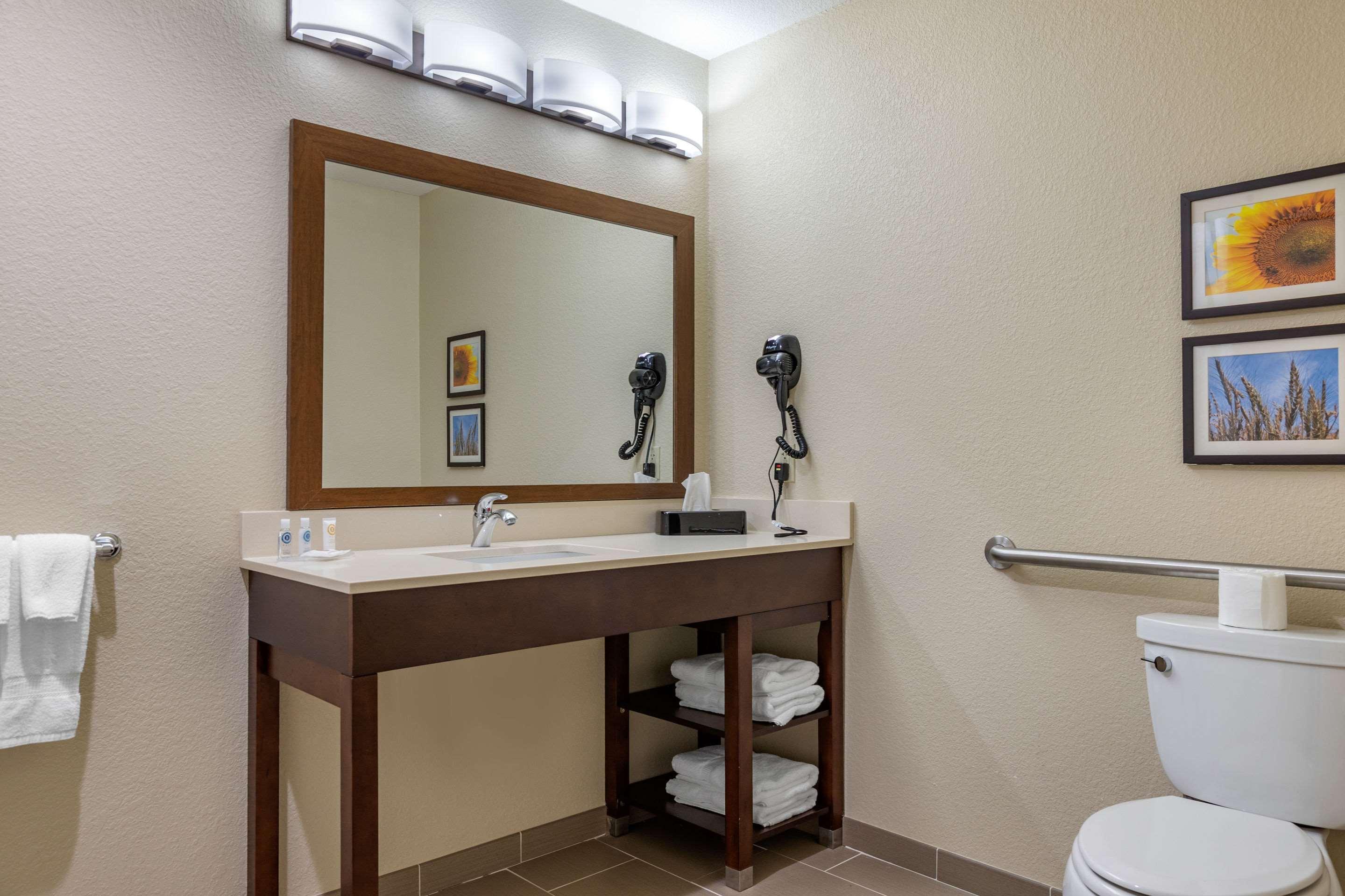 Comfort Inn & Suites Augusta Екстериор снимка