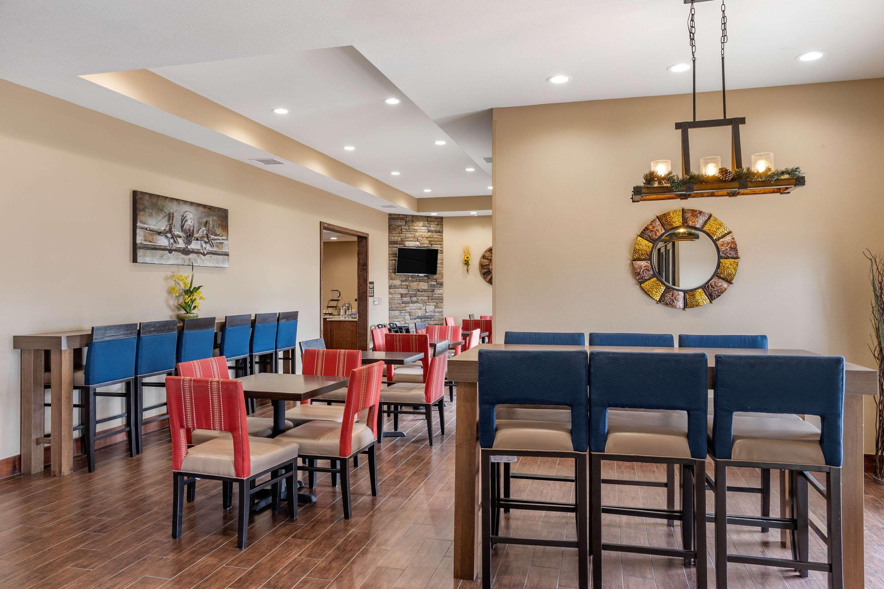 Comfort Inn & Suites Augusta Екстериор снимка