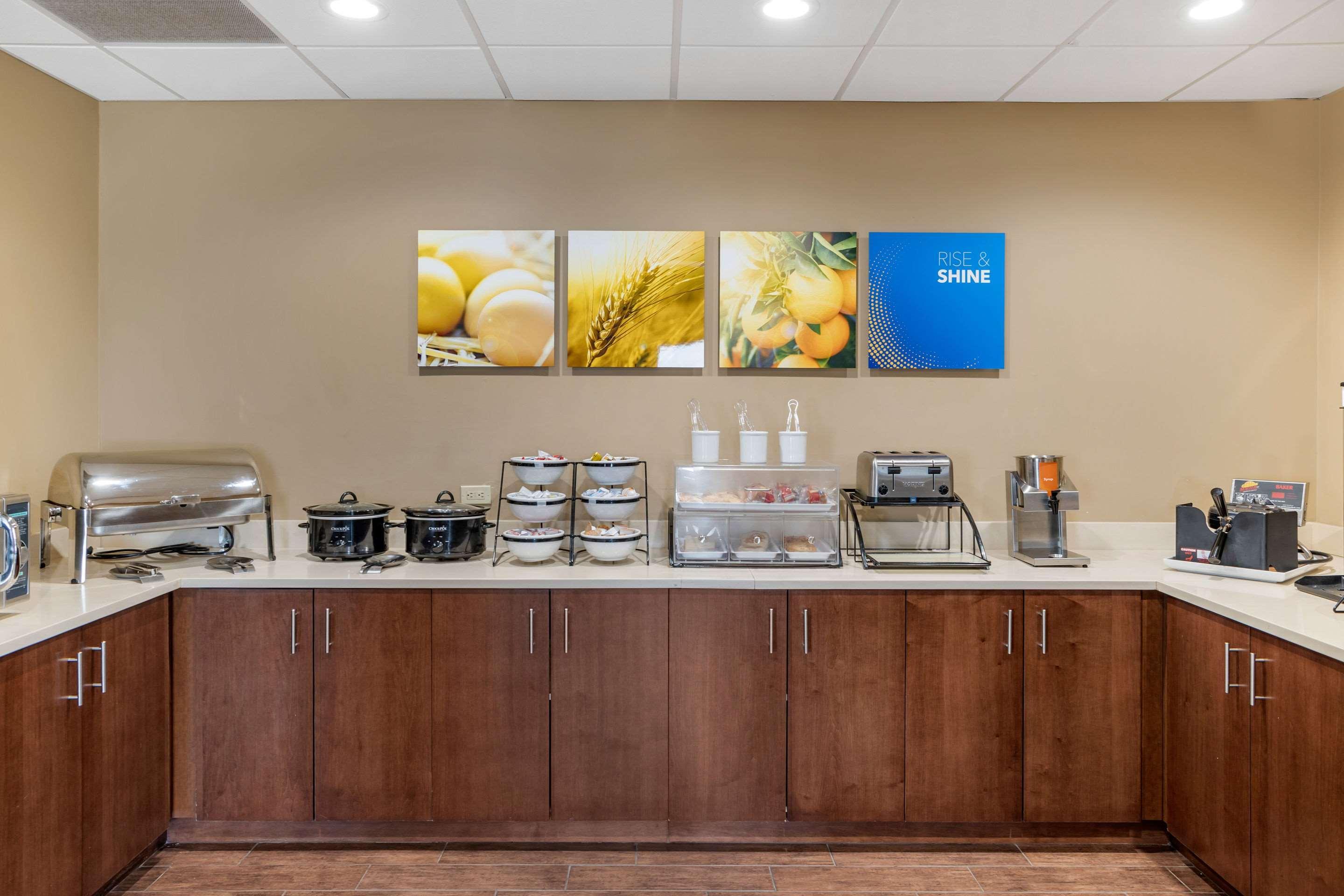 Comfort Inn & Suites Augusta Екстериор снимка
