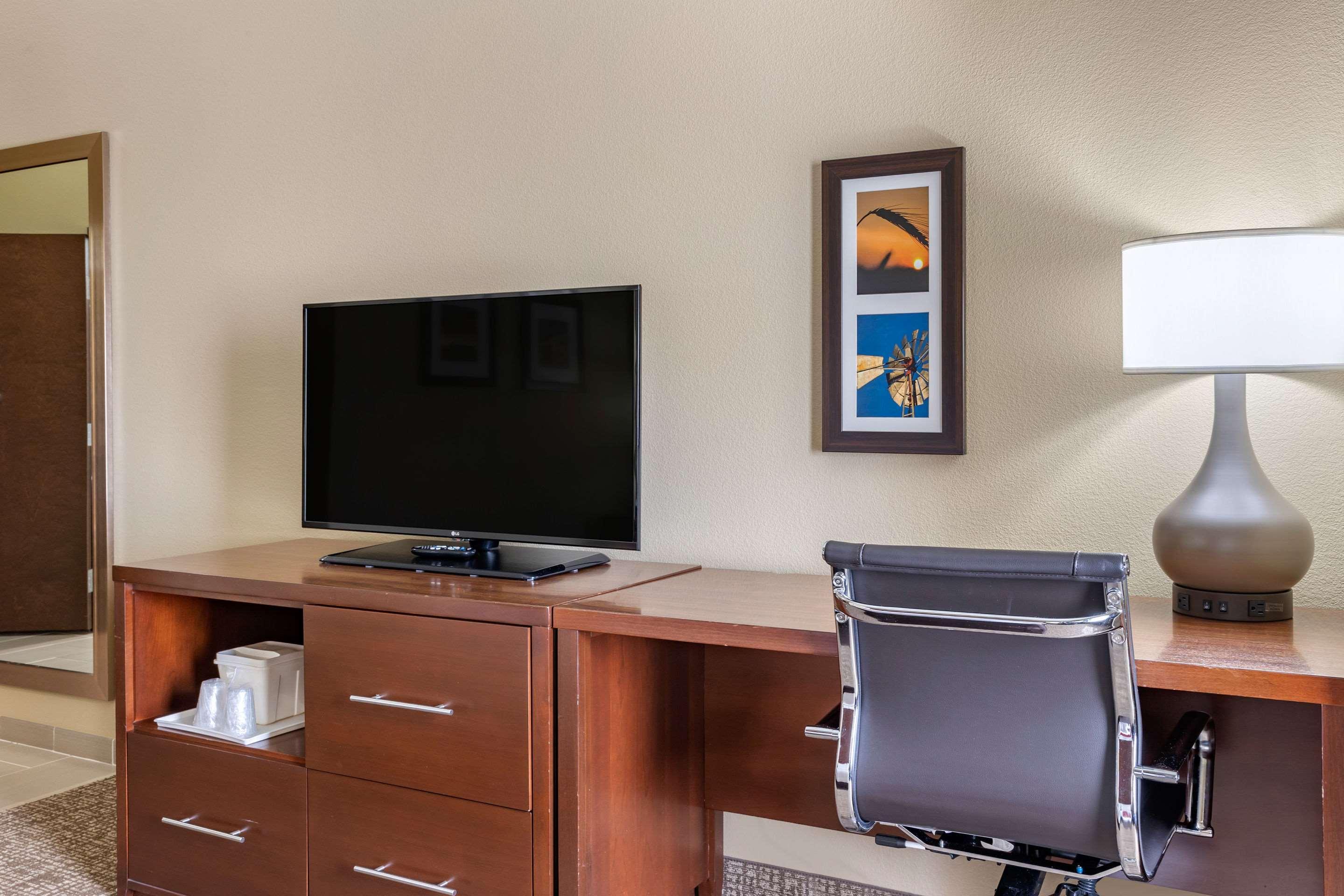 Comfort Inn & Suites Augusta Екстериор снимка