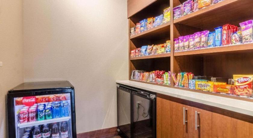 Comfort Inn & Suites Augusta Екстериор снимка