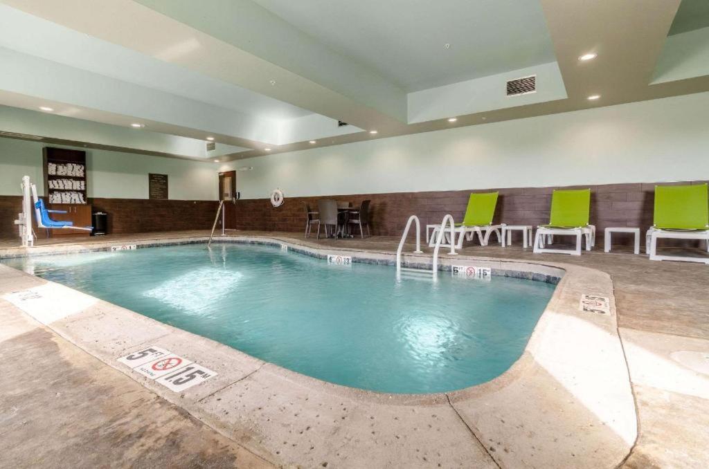 Comfort Inn & Suites Augusta Екстериор снимка