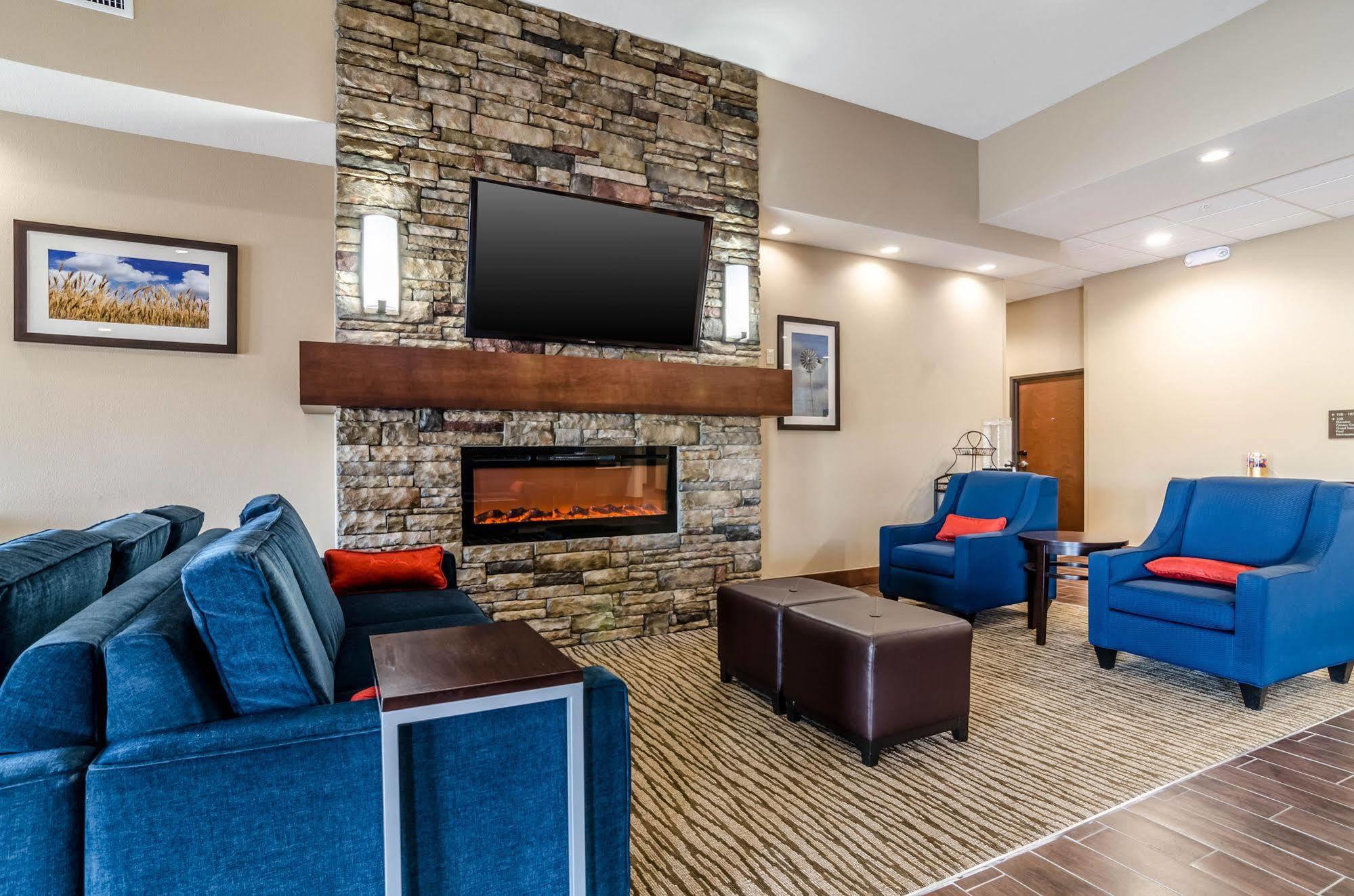 Comfort Inn & Suites Augusta Екстериор снимка