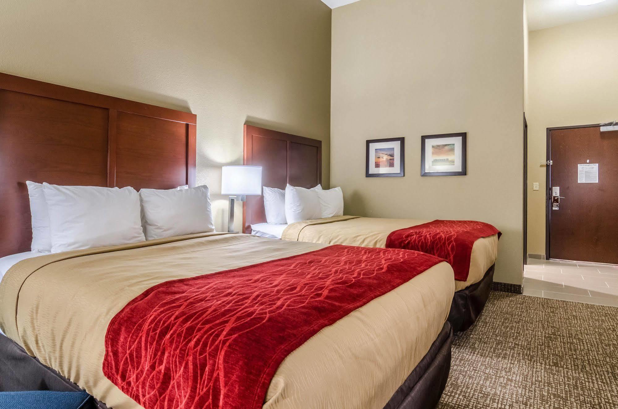 Comfort Inn & Suites Augusta Екстериор снимка
