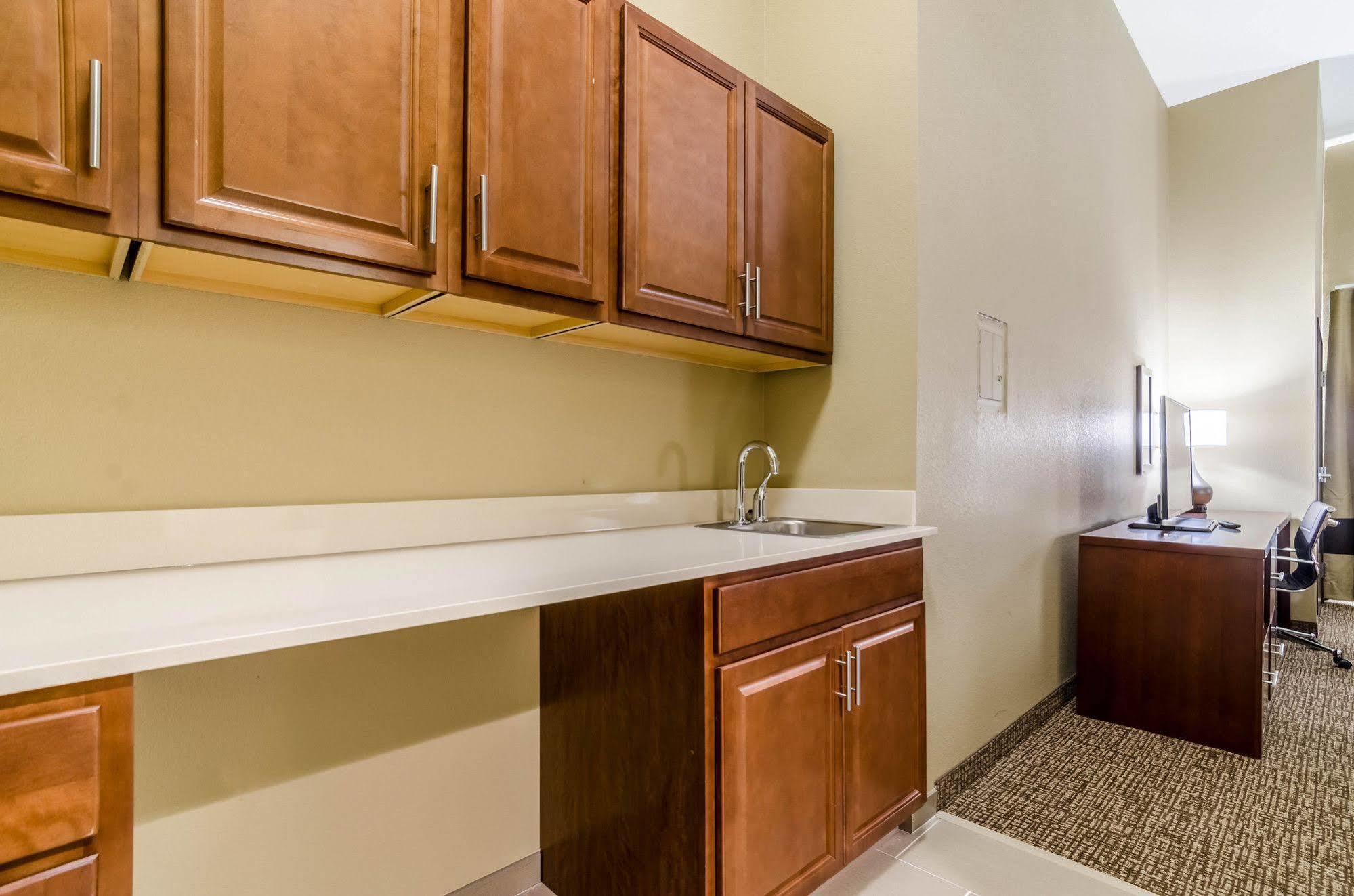 Comfort Inn & Suites Augusta Екстериор снимка